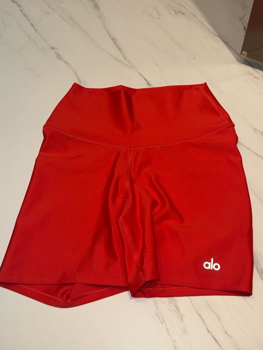 Alo Yoga 5” Airlift Energy Short - Red Hot Summer